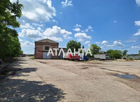 Commercial real estate at st. Aeroportovskiy per (area 7392,8 m²) - Atlanta.ua