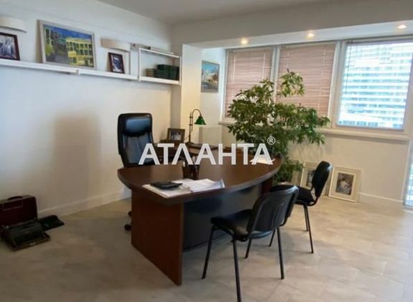 Commercial real estate at st. Literaturnaya (area 76,0 m2) - Atlanta.ua