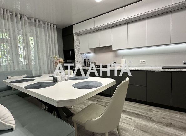 2-комнатная квартира по адресу ул. Высоцкого (площадь 80 м²) - Atlanta.ua - фото 2