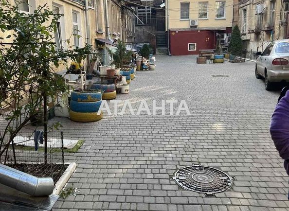 Коммунальная квартира по адресу ул. Нежинская (площадь 28 м²) - Atlanta.ua