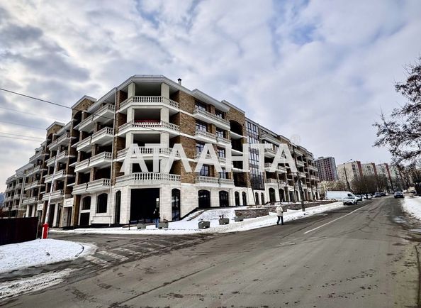 4+-rooms apartment apartment by the address st. Pl Lukyanovskaya (area 200 m²) - Atlanta.ua