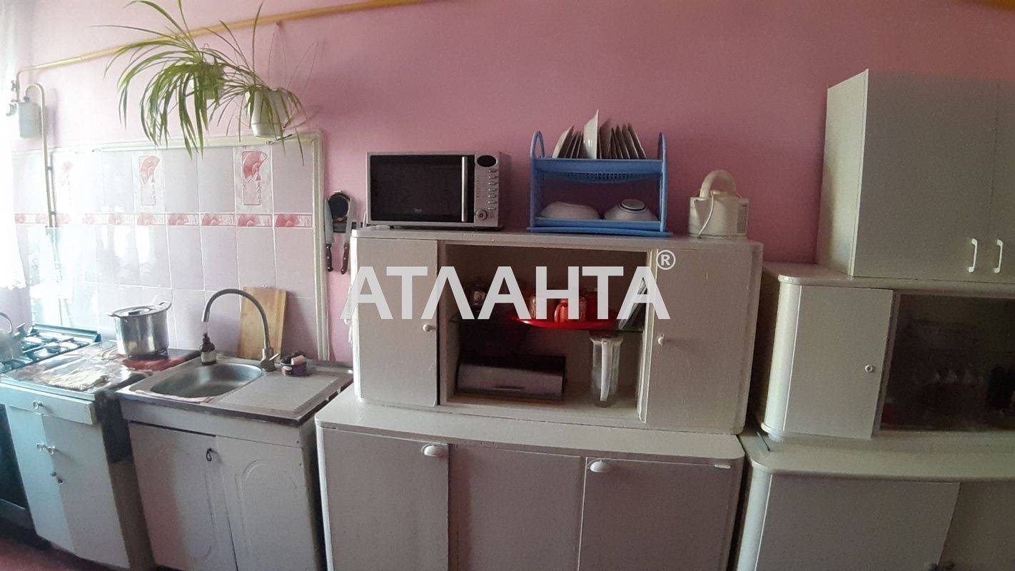 Коммунальная квартира по адресу ул. Фабричная (площадь 50,2 м²) - фото 7 Коммунальная квартира по адресу ул. Фабричная (площадь 50,2 м²) - Atlanta.ua - фото 7