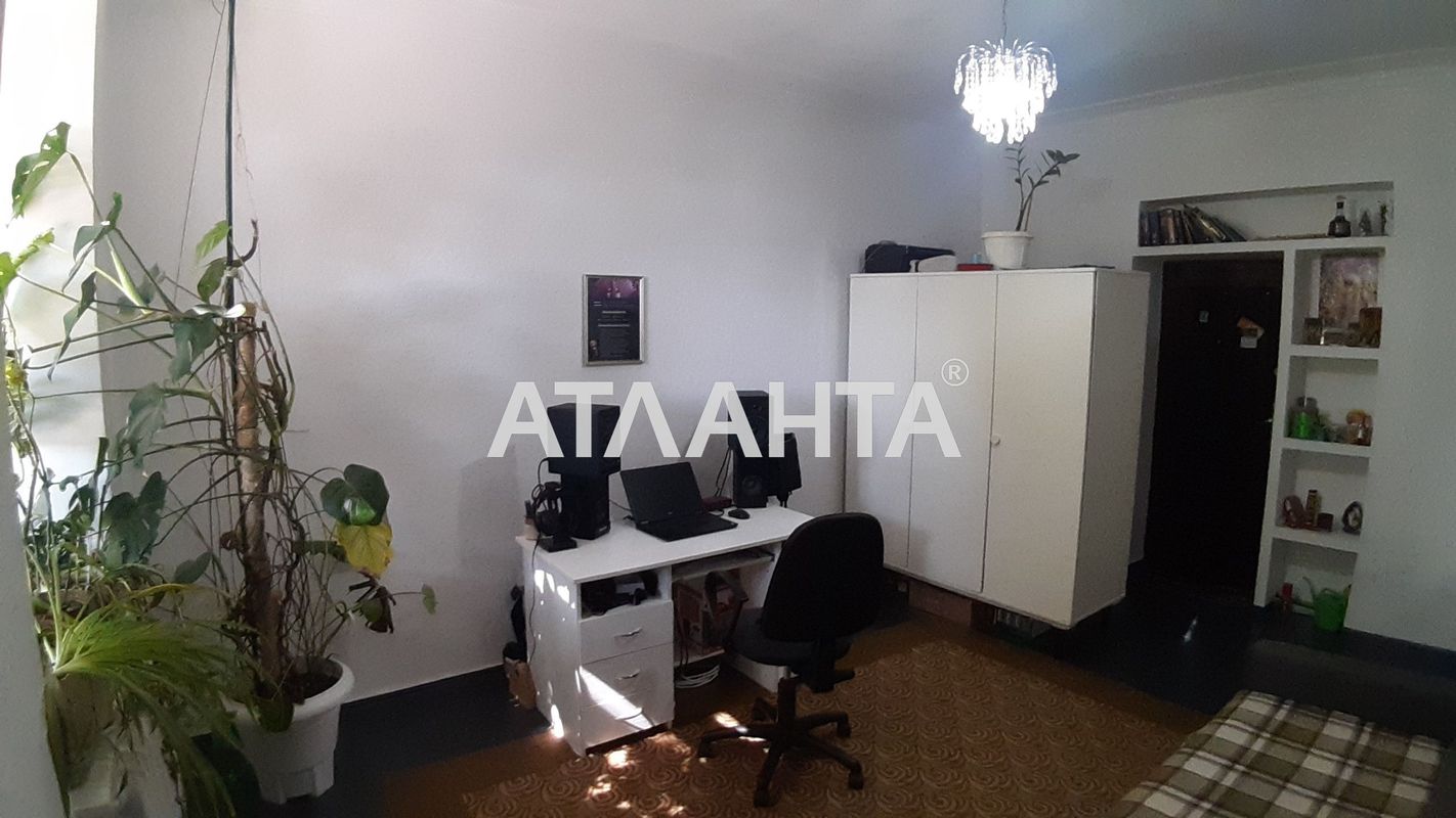 Коммунальная квартира по адресу ул. Фабричная (площадь 50,2 м²) - фото 3 Коммунальная квартира по адресу ул. Фабричная (площадь 50,2 м²) - Atlanta.ua - фото 3