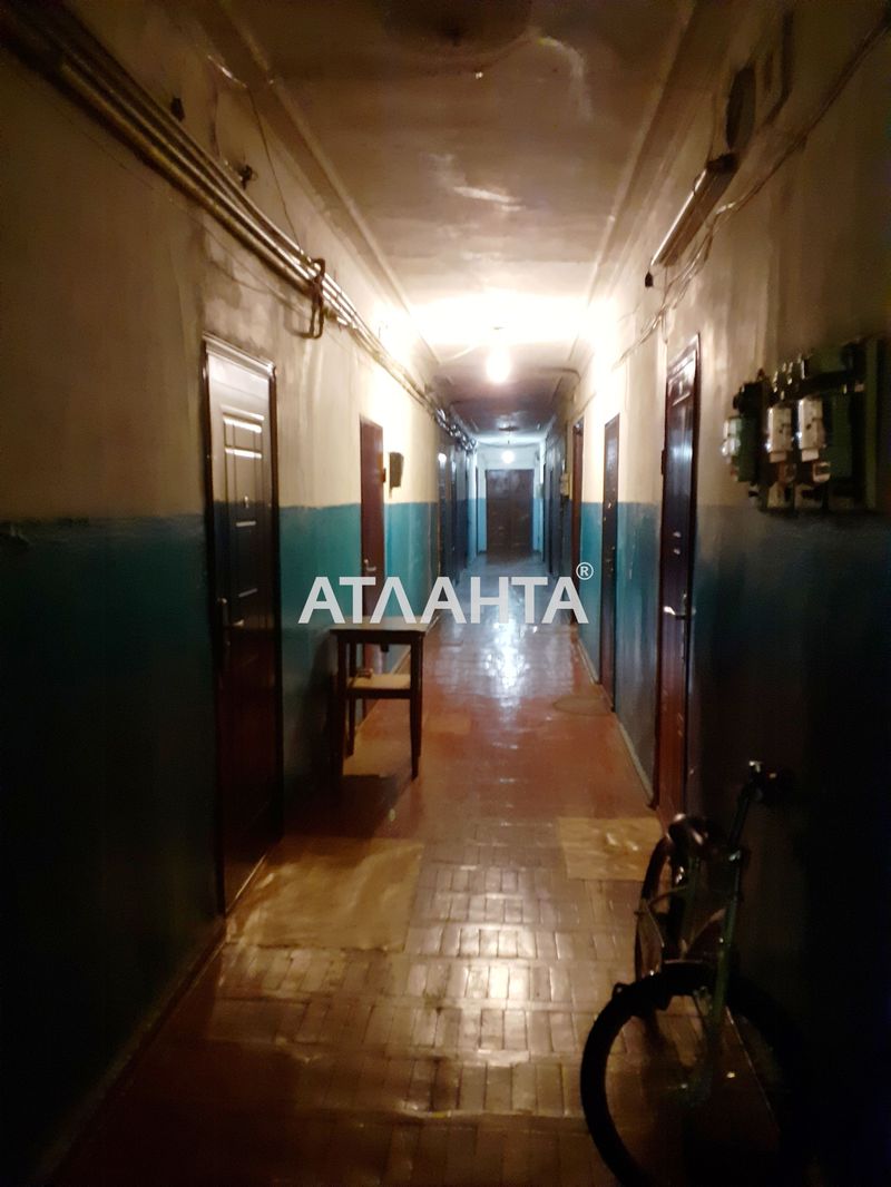 Коммунальная квартира по адресу ул. Фабричная (площадь 50,2 м²) - фото 9 Коммунальная квартира по адресу ул. Фабричная (площадь 50,2 м²) - Atlanta.ua - фото 9